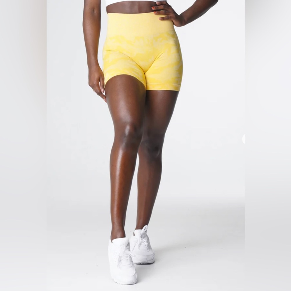 ☀️NVGTN sunshine yellow camo shorts☀️